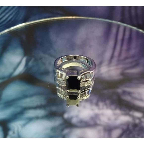 Swarovski Elements - Size 6 - Silver tone ring as pictured - Picture 3 of 6